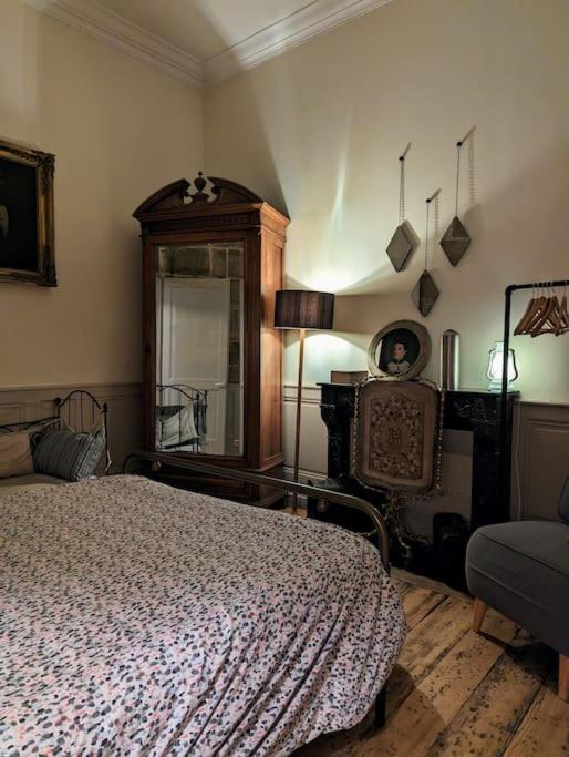 L'Appartement Du Voisin D'Hugo Besançon Eksteriør billede