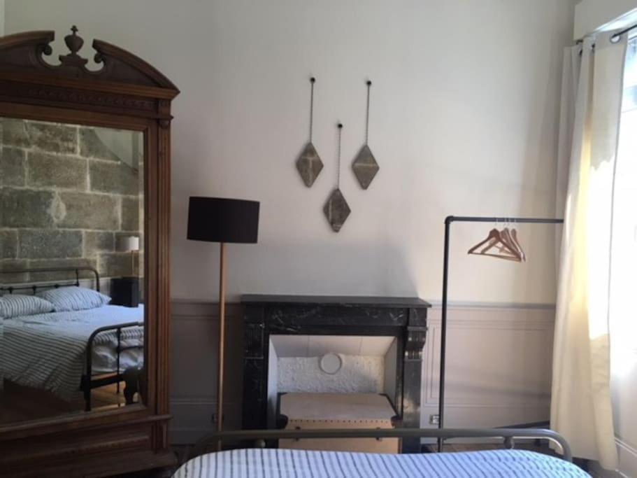 L'Appartement Du Voisin D'Hugo Besançon Eksteriør billede