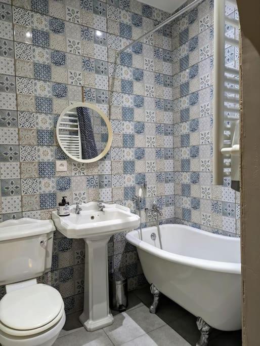 L'Appartement Du Voisin D'Hugo Besançon Eksteriør billede